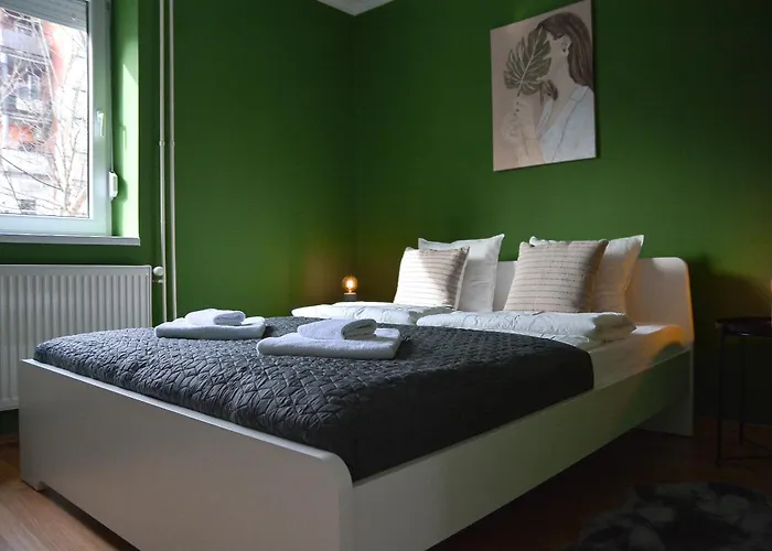 Crown 4 Daire Subotica